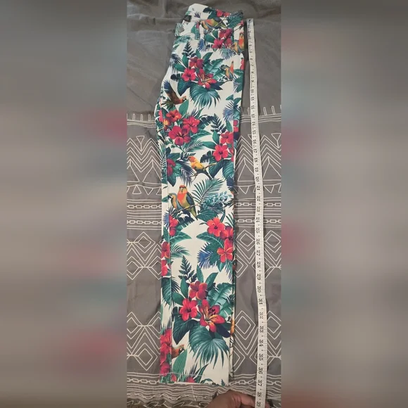 Tommy Bahama Jungle Floral Skinny Jeans Size 0 - Picture 2 of 11